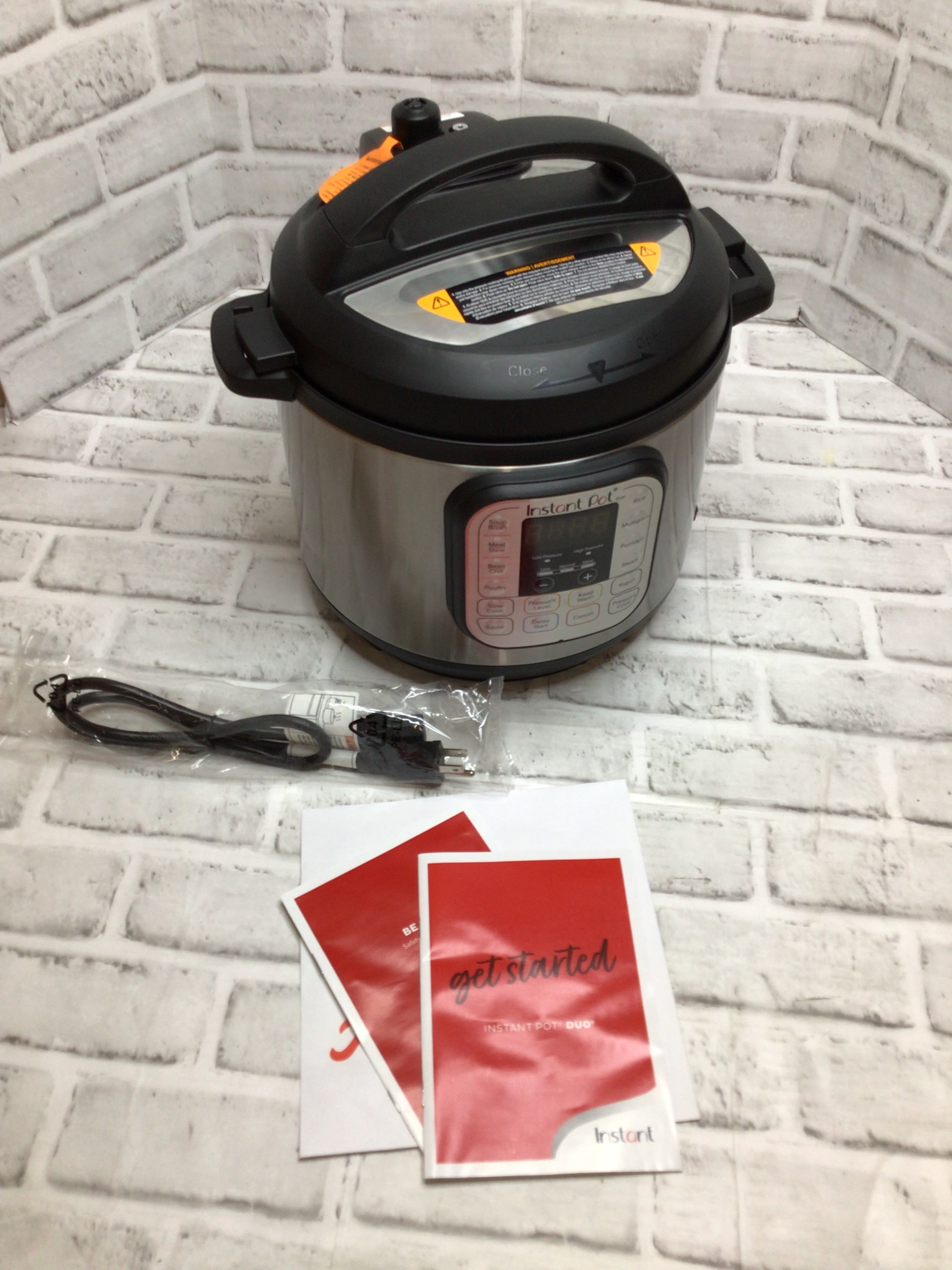 Instant Pot Duo 6-Quart 7-in-1 Pressure Cooker (8092077850862)